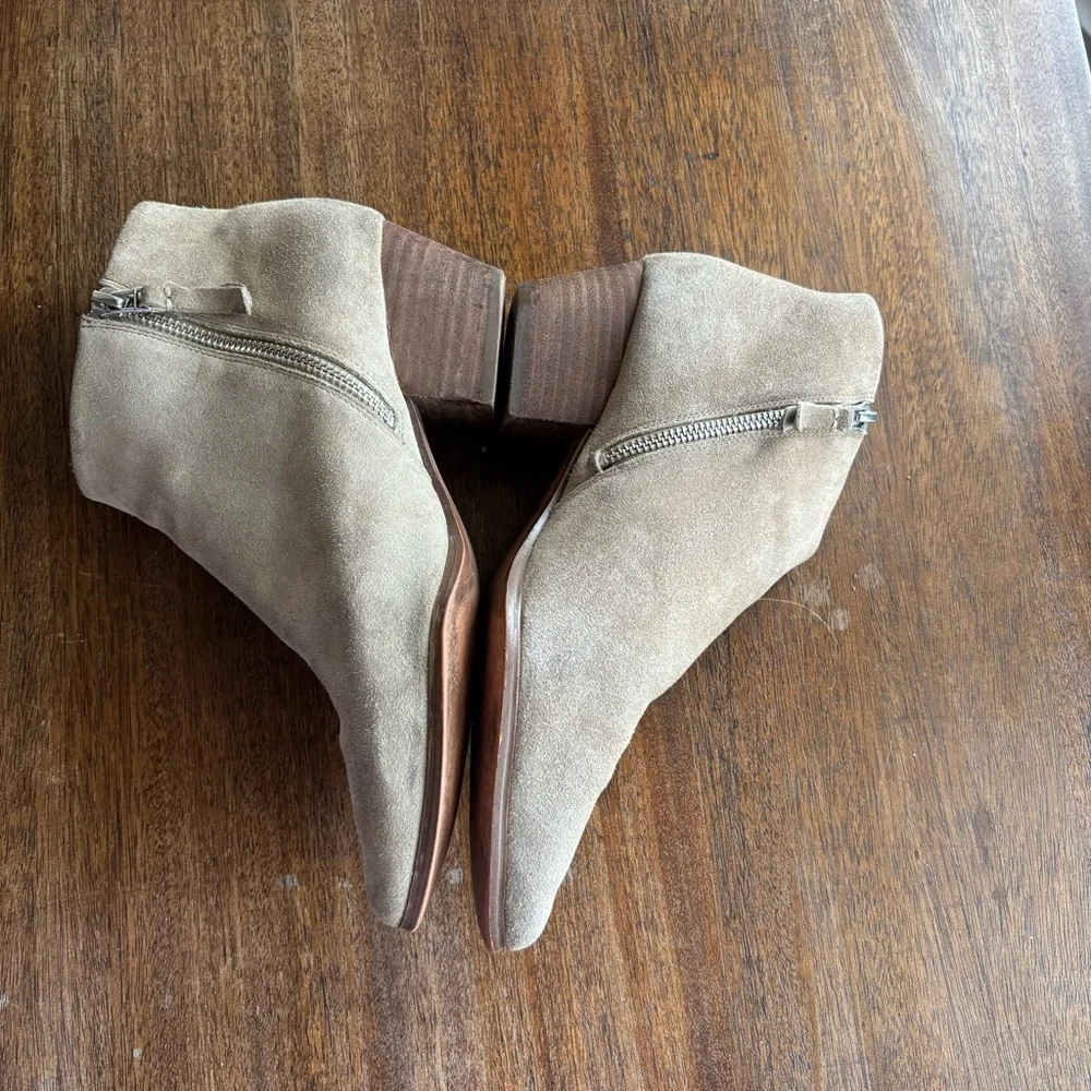 Banana Republic elegant suede